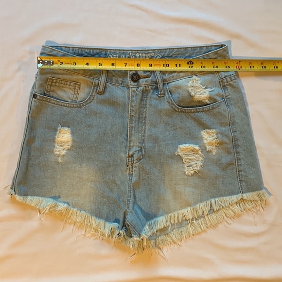 Machine distressed hi-waist denim shorts 30 - Picture 3 of 12